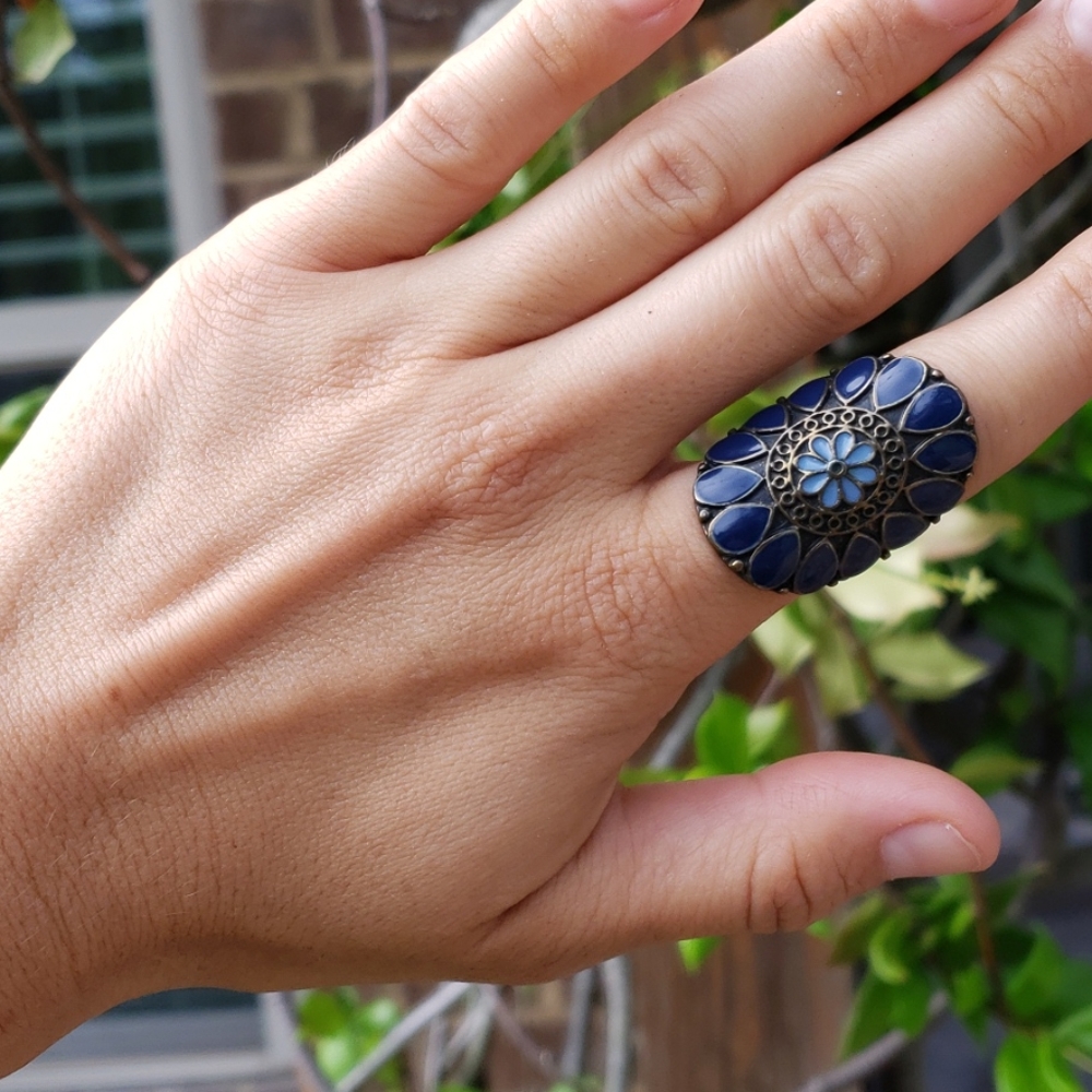 Dark blue hippy ring floral print
